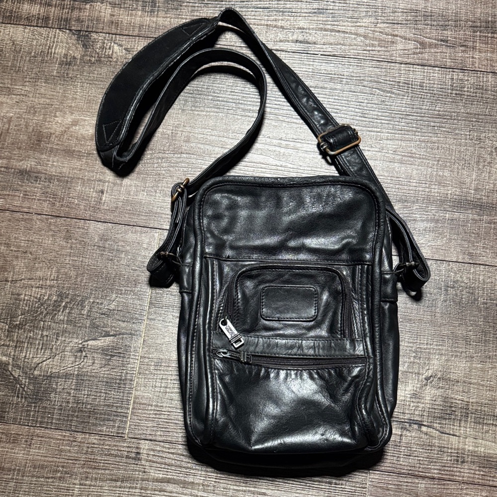 Tumi Black Leather vintage Messenger Bag